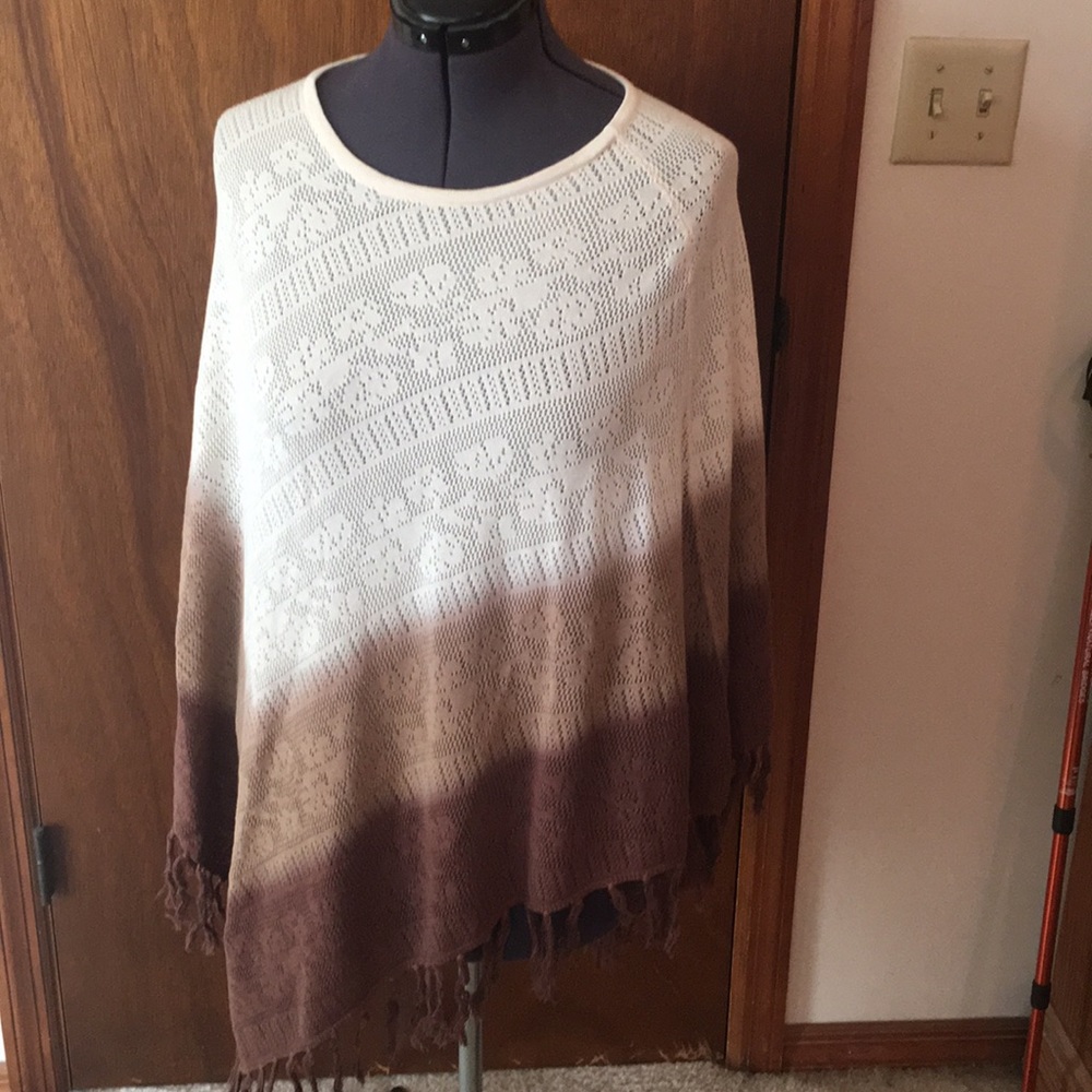 Poncho crocheted